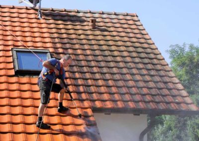 Expert High Pressure Roof Cleaning Services